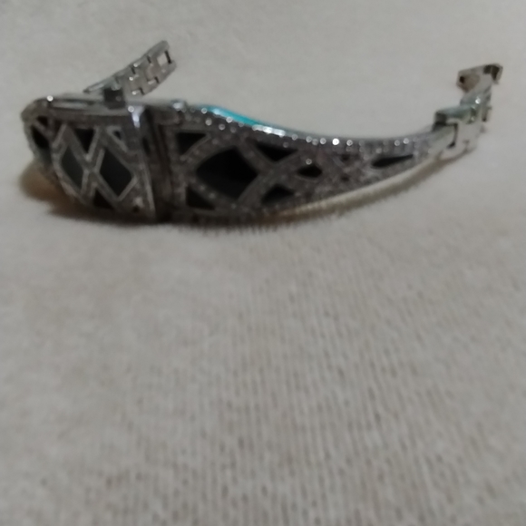 VTG Annie Klein Bangal Style Watch Never Worn, Black W/ Criss Cross Clear Stones - Picture 4 of 8